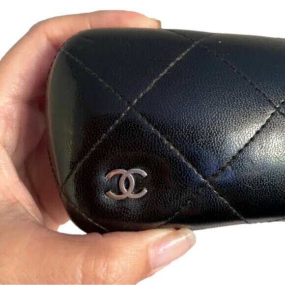 Chanel Black Quilted Eyeglasses Sunglasses Hard Case - made in Italy ๐ฎ๐น - Picture 3 of 10